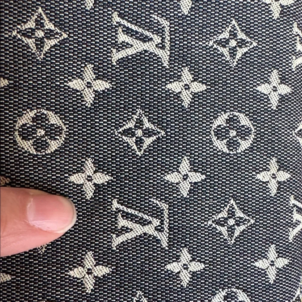 Louis Vuitton Mini Lin Porte-Tresor International Wallet - Picture 6 of 6